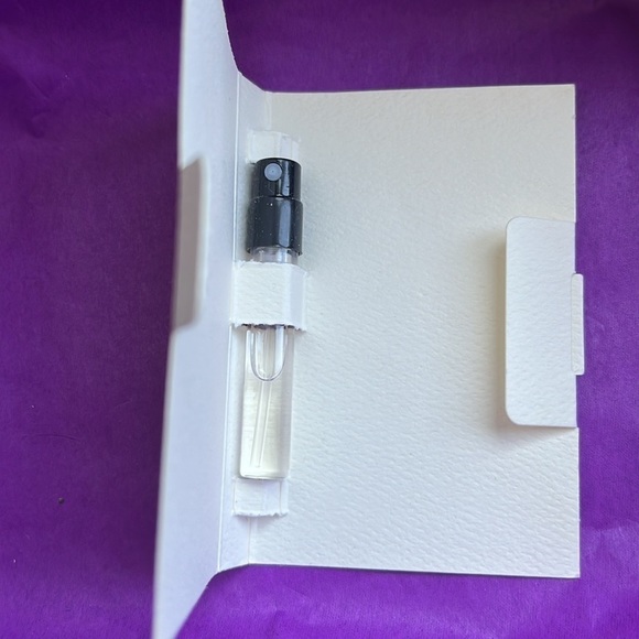 Bundle 4 items for $5 ๐๐ Fragrance samples. New! - Picture 3 of 10